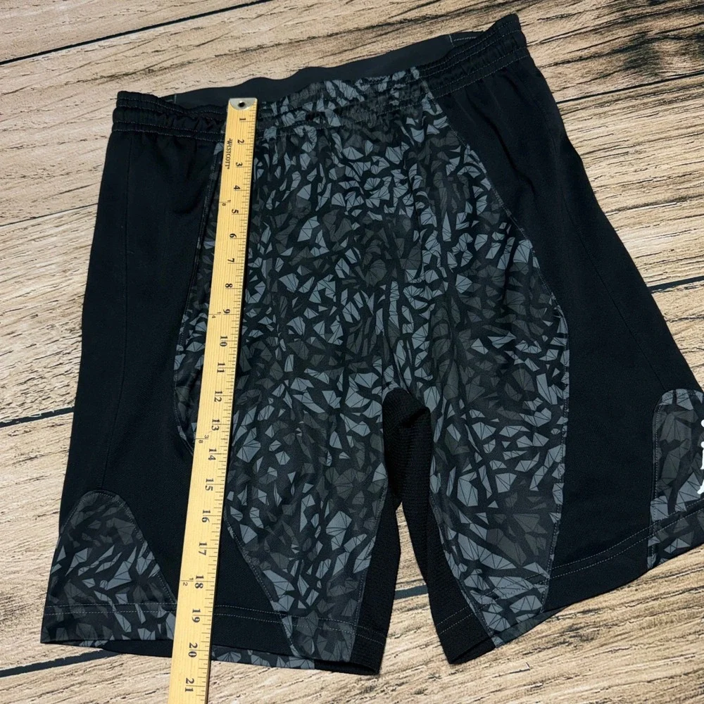 Jordan Training Shorts Mens M Black Grey Shattered Print Basketball 615072-011